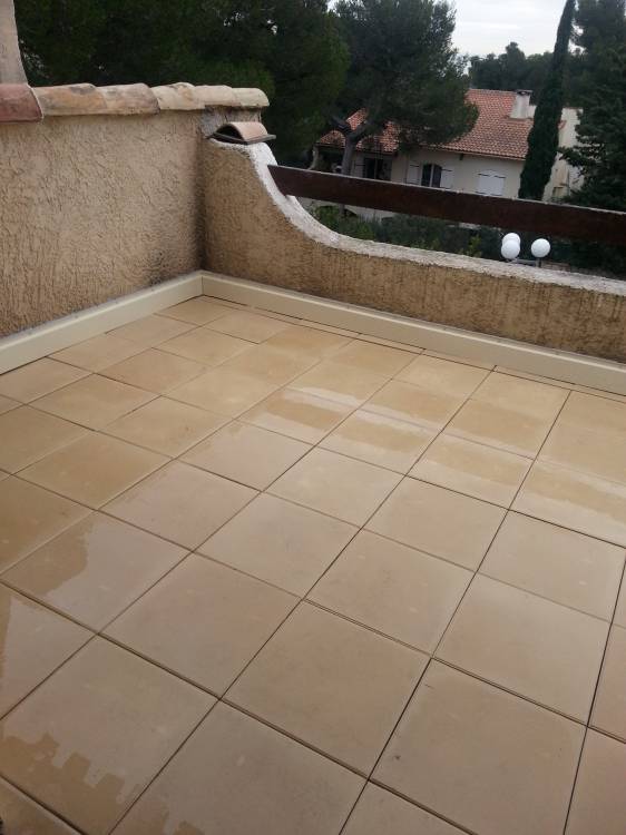 Etanchéité terrasse avec dalle sur plots à Martigues Entreprise étanchéité terrasse, toiture